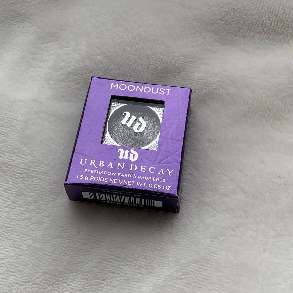 Urban Decay Moondust Eyeshadow Single in Moonspoon